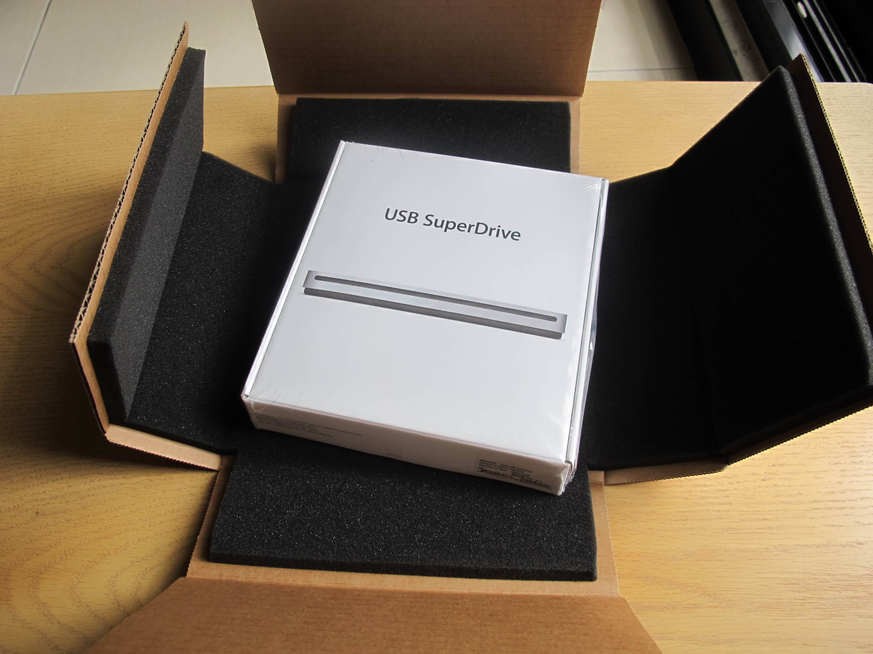 Apple USB SuperDrive-01.JPG