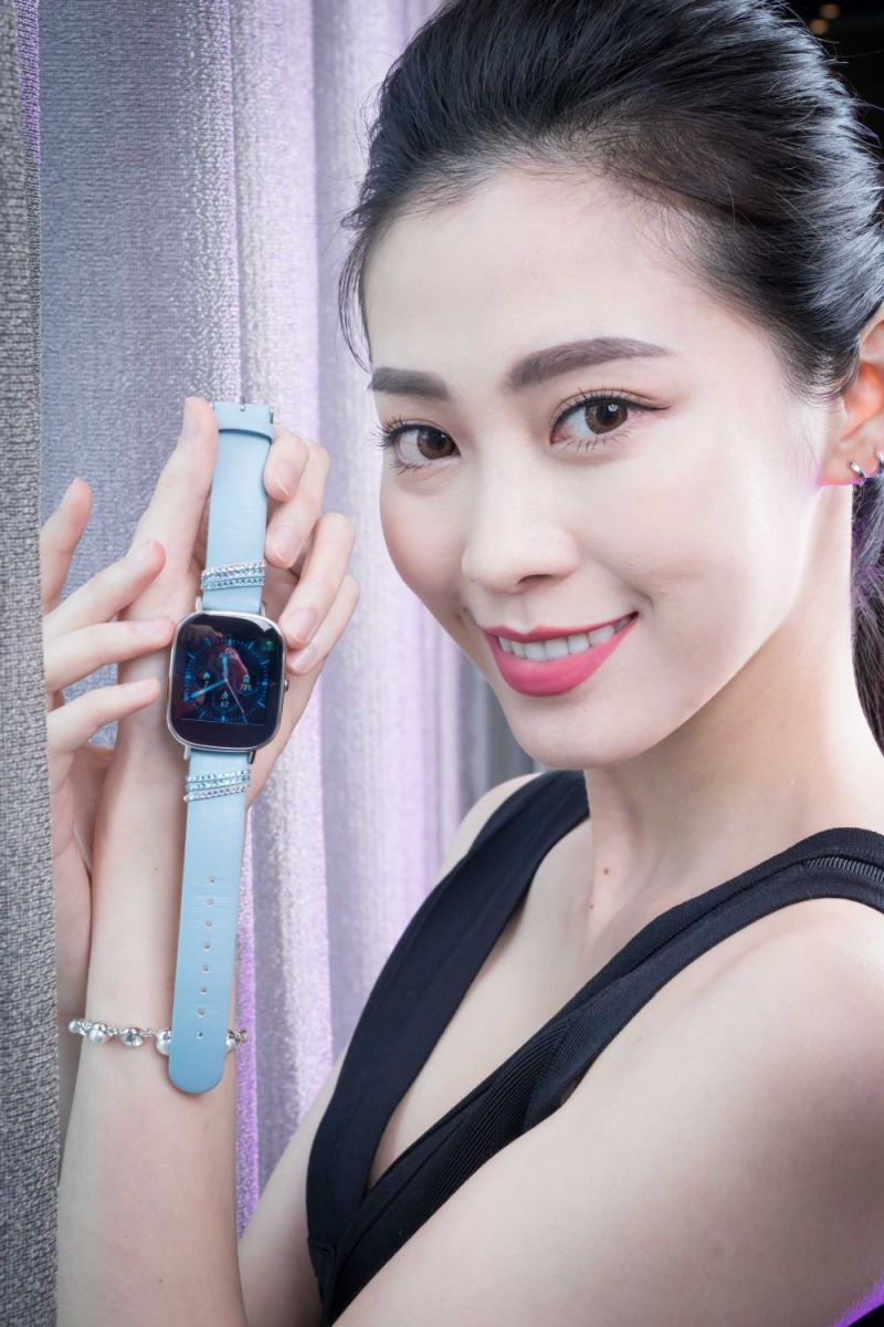 華碩ZenWatch 2推出採用施華洛世奇水晶的「真皮晶鑽藍」限定款，皮革錶帶鑲嵌璀璨水晶.jpg